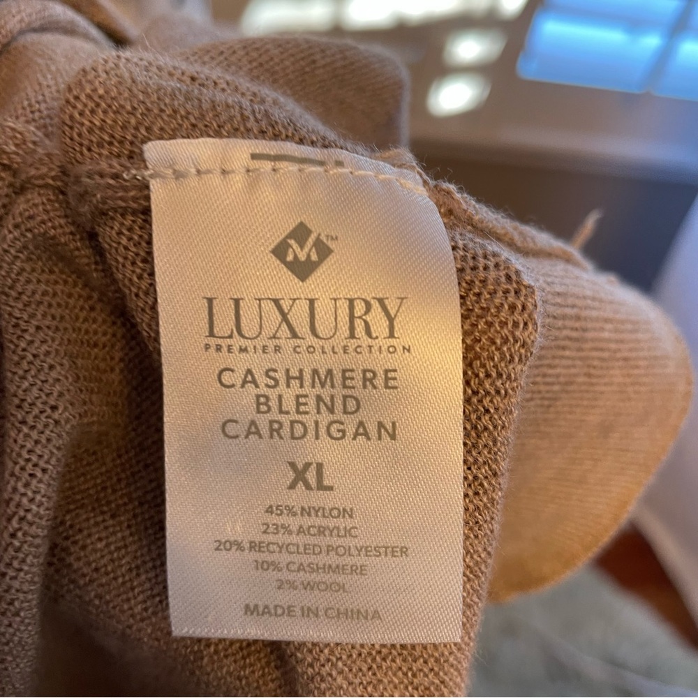 Elegant Tan Women's Cashmere Blend Cardigan - Picture 6 of 6